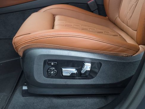 New 2026 BMW X5 xDrive50e w/ Executive Package AWD/4WD image 28