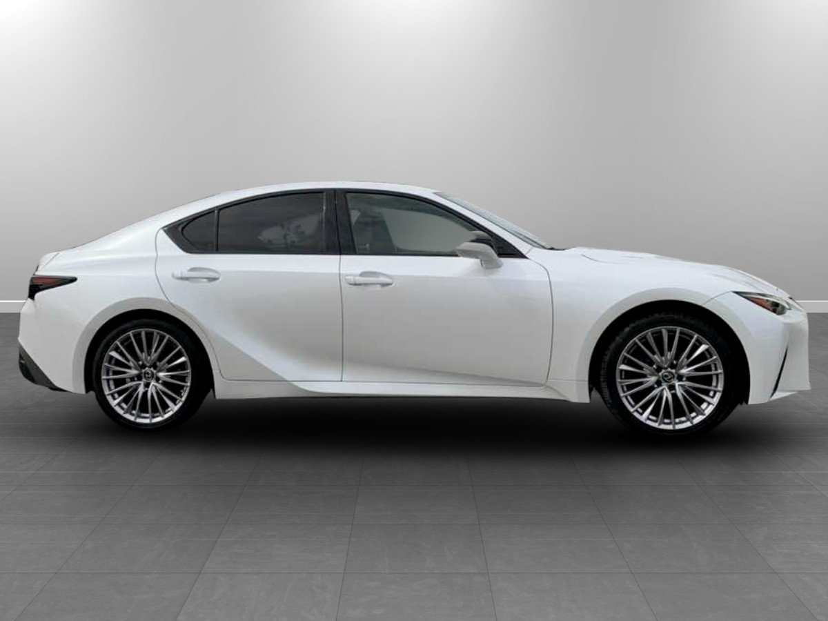 Used 2021 Lexus IS 300 AWD image 8