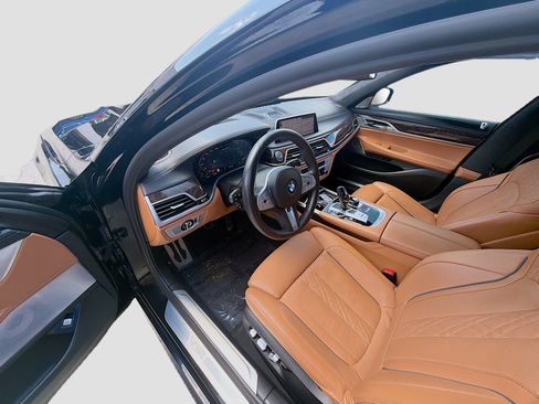 Used 2021 BMW M760i xDrive AWD/4WD image 7