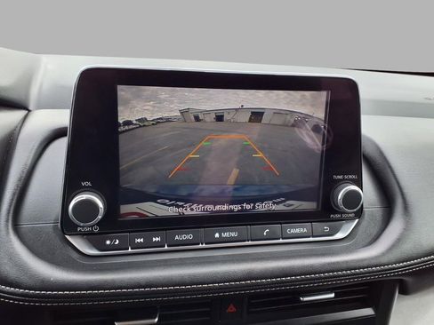 Used 2025 Nissan Rogue SV AWD/4WD image 6