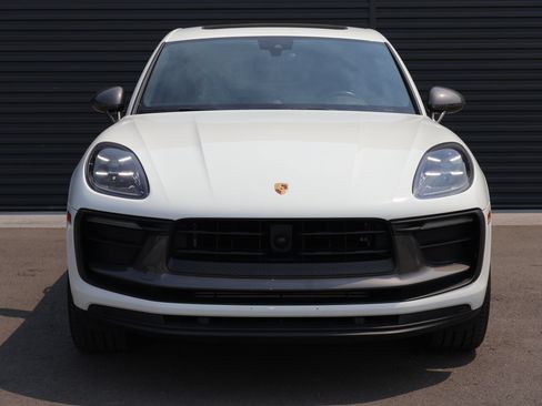 Certified 2023 Porsche Macan Turbo AWD/4WD image 7