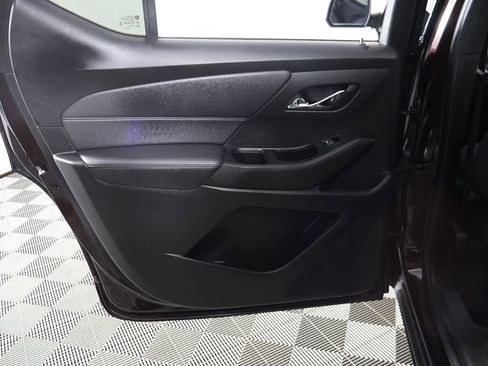 Used 2023 Chevrolet Traverse LT AWD/4WD image 25