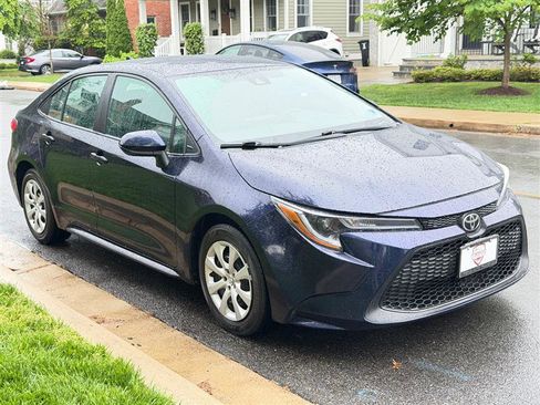 Used 2021 Toyota Corolla LE FWD image 4