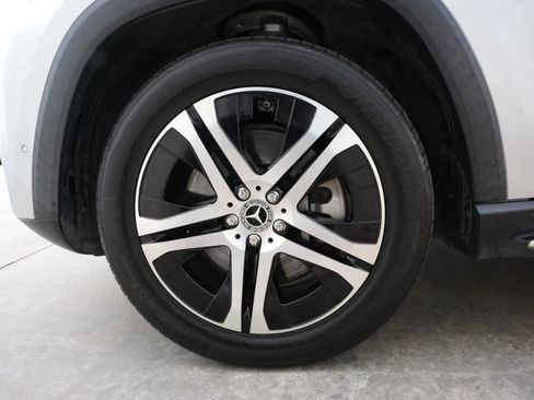 Used 2021 Mercedes-Benz GLS 450 4MATIC image 24