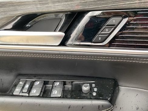 Used 2022 Jeep Wagoneer Series II AWD/4WD image 27