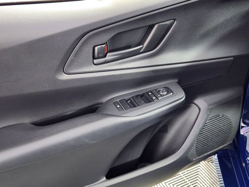 Used 2025 Toyota Prius Plug-In Hybrid image 16