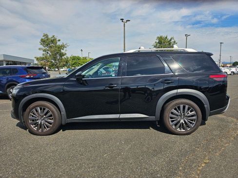 Used 2024 Nissan Pathfinder SL w/ SL Premium Package AWD/4WD image 6
