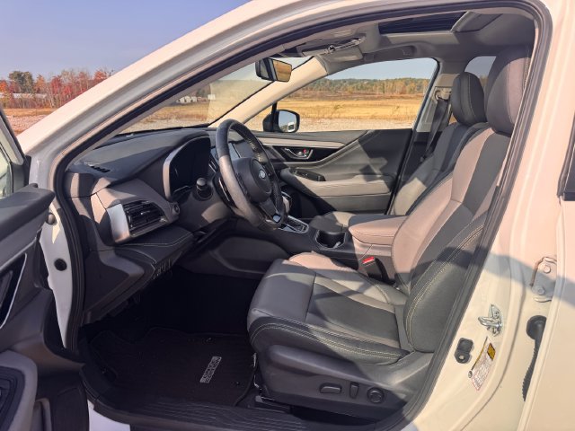 Used 2025 Subaru Outback Onyx Edition AWD/4WD image 24
