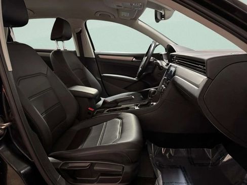 Used 2020 Volkswagen Passat 2.0T SE image 29