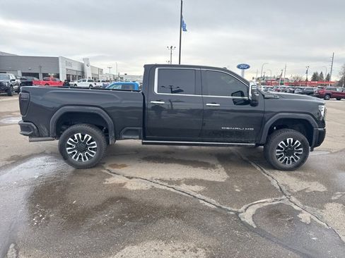 Used 2024 GMC Sierra 3500 Denali Ultimate image 9