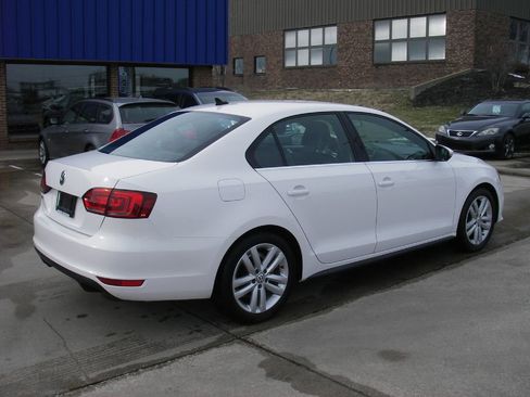 Used 2014 Volkswagen Jetta GLI image 5