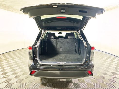 Used 2023 Toyota Highlander L FWD image 31