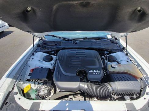 Used 2019 Dodge Challenger SXT RWD image 27