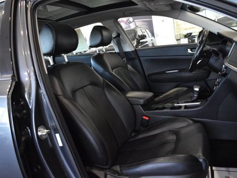 Used 2020 Kia Optima SE image 25