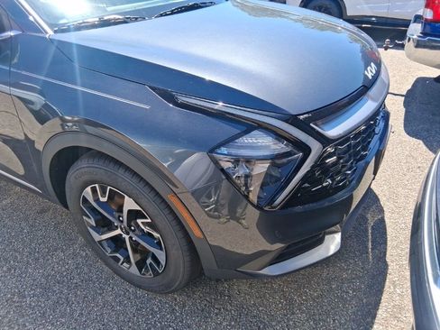 Used 2023 Kia Sportage EX FWD image 2