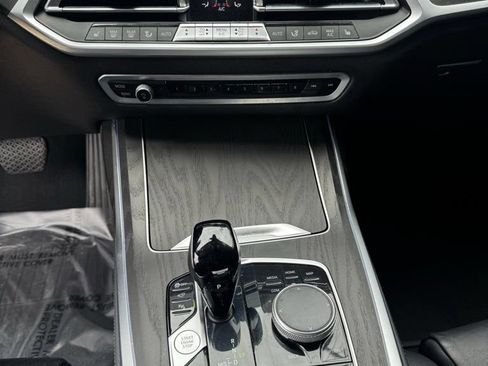 Used 2022 BMW X7 xDrive40i w/ Premium Package AWD/4WD image 33