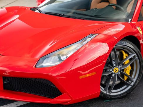 Used 2018 Ferrari 488 Spider RWD image 3