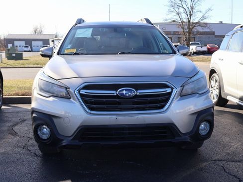 Used 2018 Subaru Outback 2.5i Limited image 6