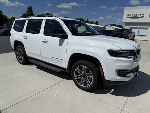 Used 2024 Jeep Wagoneer Series II image 1