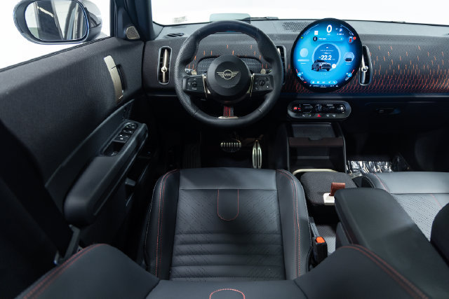Certified 2025 MINI Cooper Countryman John Cooper Works w/ Comfort Package Max AWD/4WD image 3