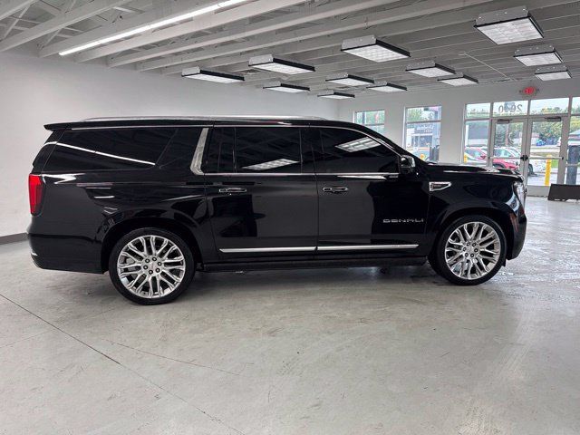 Used 2025 GMC Yukon XL Denali w/ Denali Reserve Package AWD/4WD image 18
