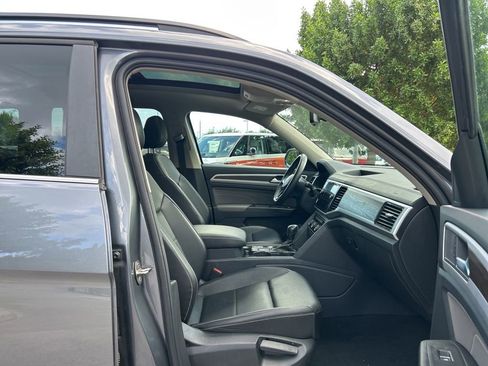 Used 2022 Volkswagen Atlas SE w/ Panoramic Sunroof Package image 37
