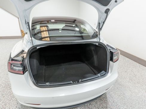 Used 2018 Tesla Model 3 Long Range image 28