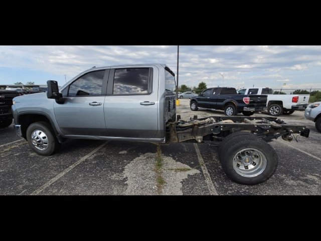 Used 2025 Chevrolet Silverado 3500 LT w/ Convenience Package AWD/4WD image 8