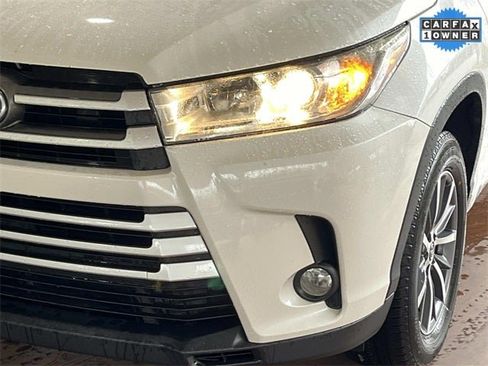 Used 2017 Toyota Highlander XLE image 10
