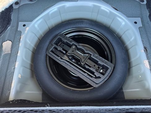 Used 2019 Nissan Maxima 3.5 SV w/ Floor Mat Group image 16