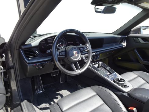 Used 2022 Porsche 911 Carrera w/ Premium Package RWD image 11
