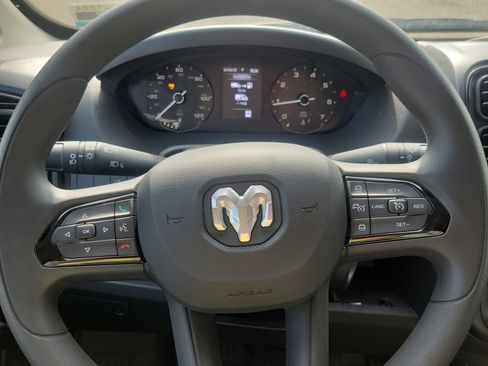 Used 2025 RAM ProMaster 2500 w/ Convenience Group image 8