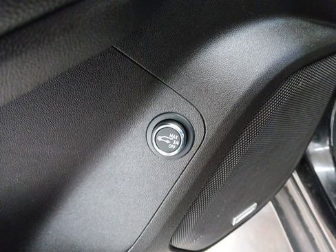 Used 2021 GMC Acadia SLT w/ Elevation Edition image 28