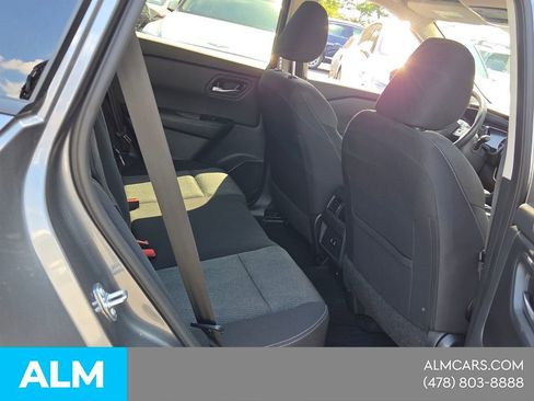 Used 2025 Nissan Rogue SV FWD image 14