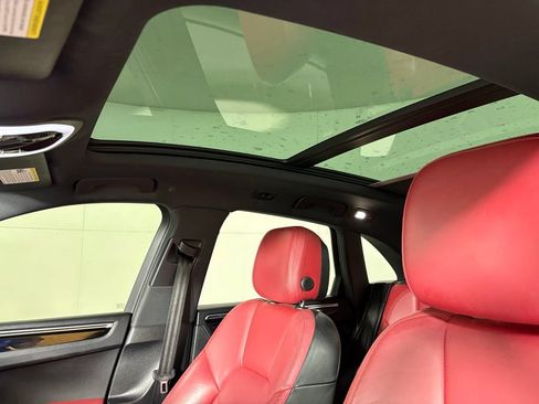 Used 2018 Porsche Macan AWD/4WD image 21
