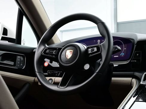 Certified 2026 Porsche Panamera w/ Premium Package RWD image 20