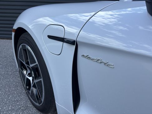 Certified 2025 Porsche Taycan RWD image 25