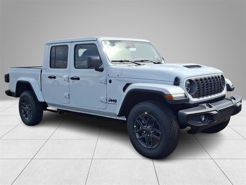 New 2025 Jeep Gladiator Sport image 2