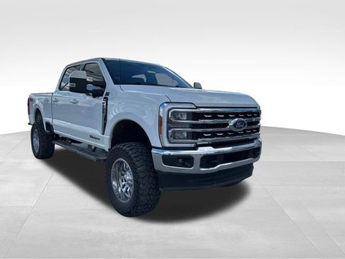 Used 2023 Ford F250 Lariat w/ FX4 Off-Road Package image 7
