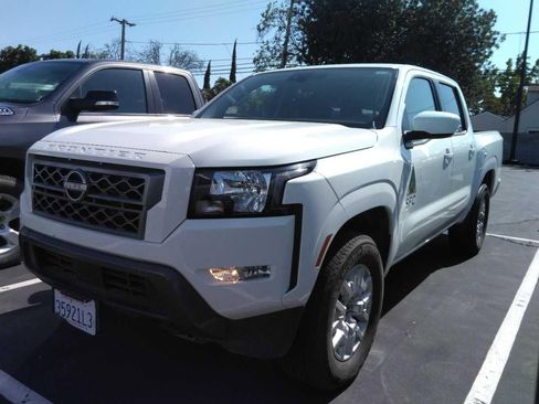 Used 2022 Nissan Frontier SV AWD/4WD image 1