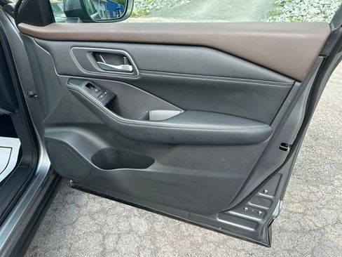 Used 2021 Nissan Rogue SV w/ Premium Package FWD image 15
