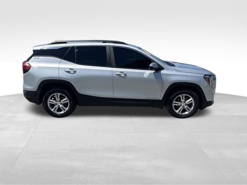 Used 2022 GMC Terrain SLE AWD/4WD image 8