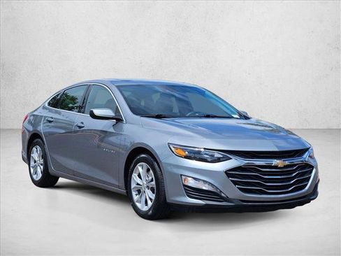 Used 2024 Chevrolet Malibu LT image 3