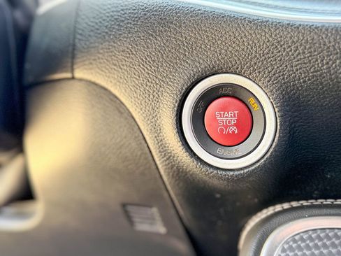 Used 2015 Dodge Challenger SRT Hellcat image 25