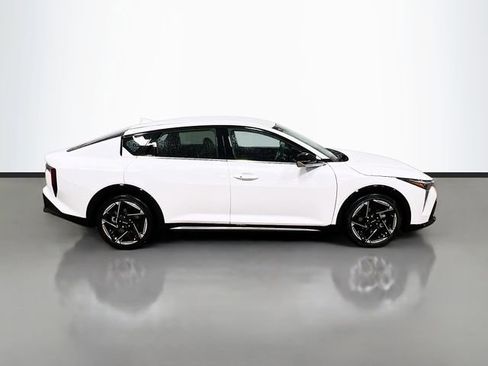 New 2025 Kia K4 GT-Line image 8