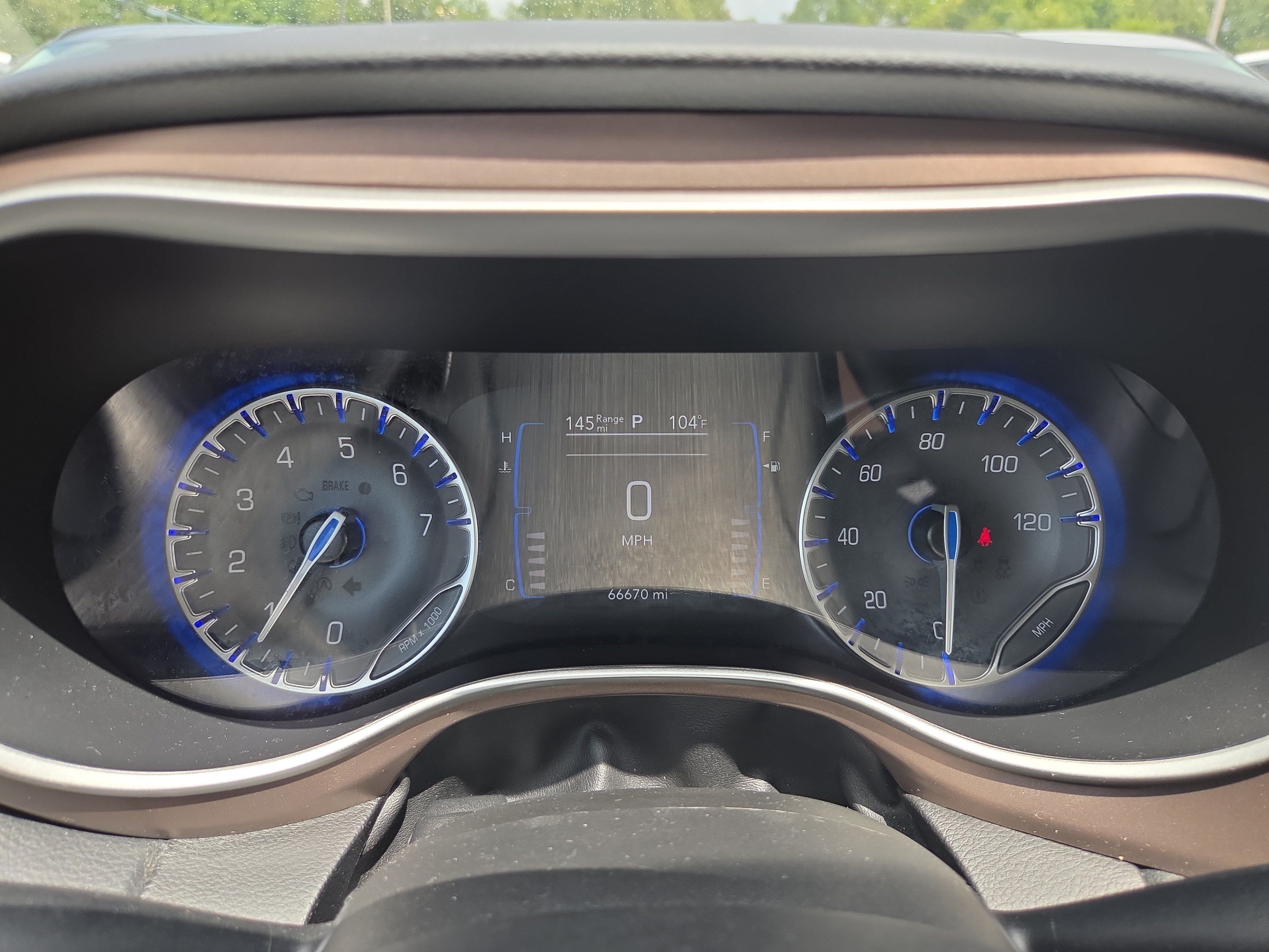 Used 2023 Chrysler Voyager LX FWD image 13