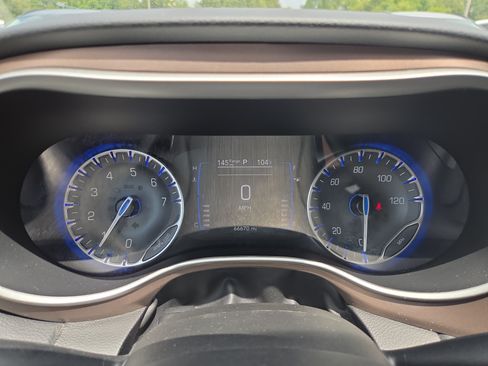 Used 2023 Chrysler Voyager LX FWD image 13