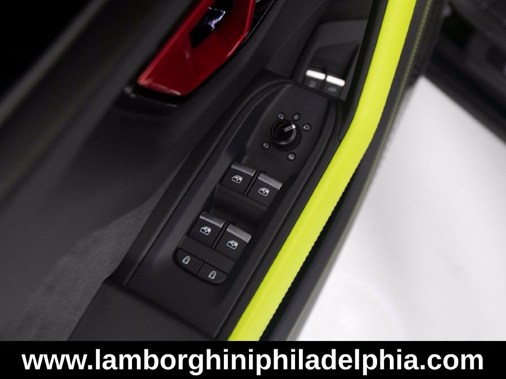 Used 2026 Lamborghini Urus S AWD/4WD image 15