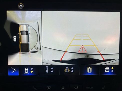 Used 2023 Chevrolet Colorado Z71 w/ Z71 Convenience Package 2 image 17