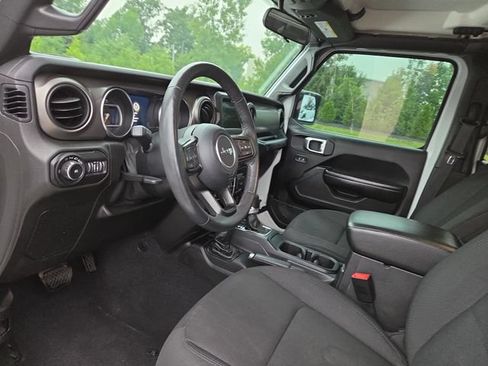 Used 2019 Jeep Wrangler Unlimited Sport S AWD/4WD image 25